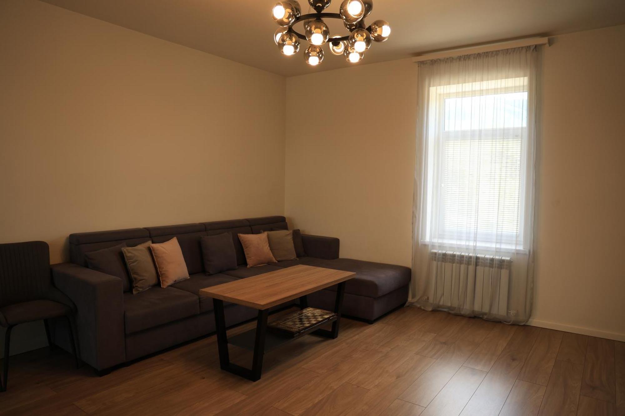 Rent House *
